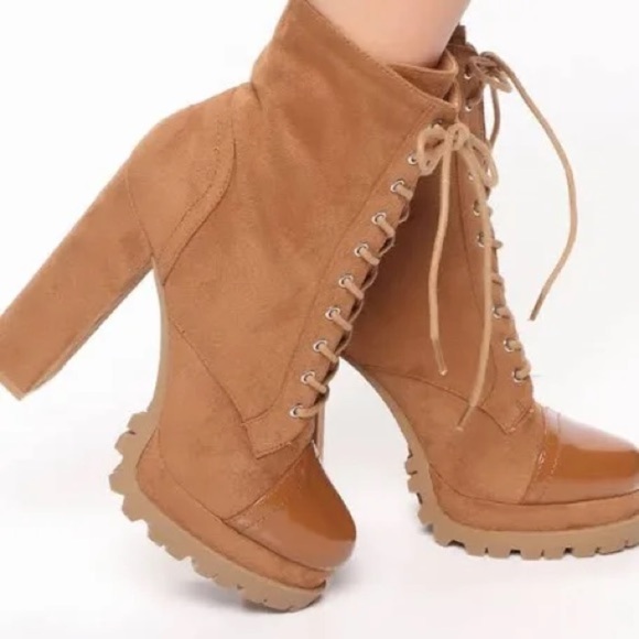Fashion Nova Tan Heeled Lace-Up Combat Boots US  8.5 - Picture 1 of 8